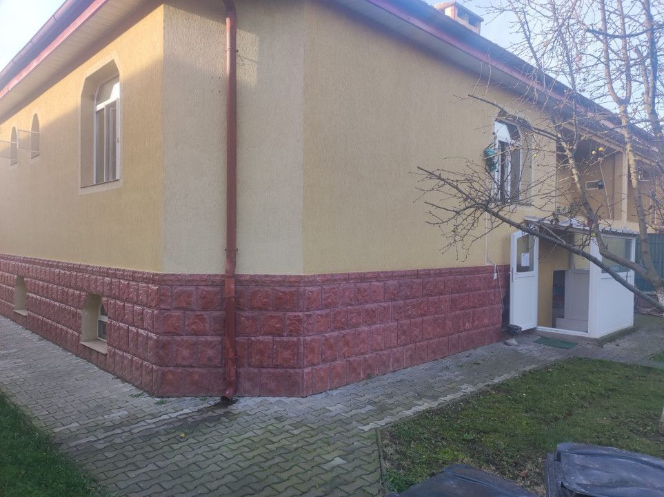 Casa tip duplex cu mult spatiu interior, 8 camere, zona Gai - Poză 6