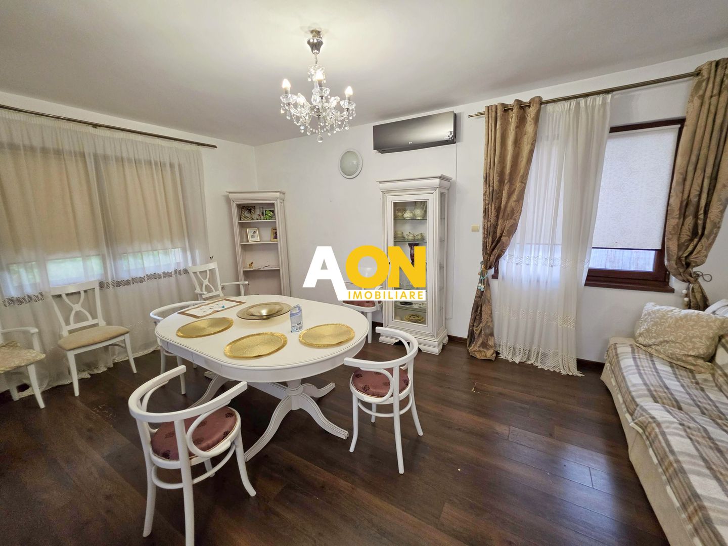 Casă individuală cu 6 camere și piscină în Alba Iulia, zona Cetate - Poză 8