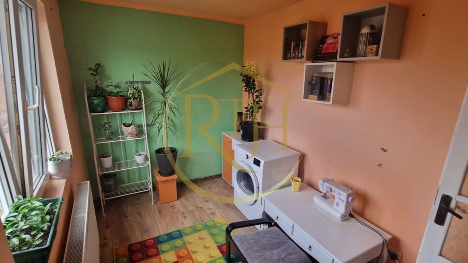 Vand apartament cu 4 camere in zona spitalul judetean,comision ,,0'' - Poză 10