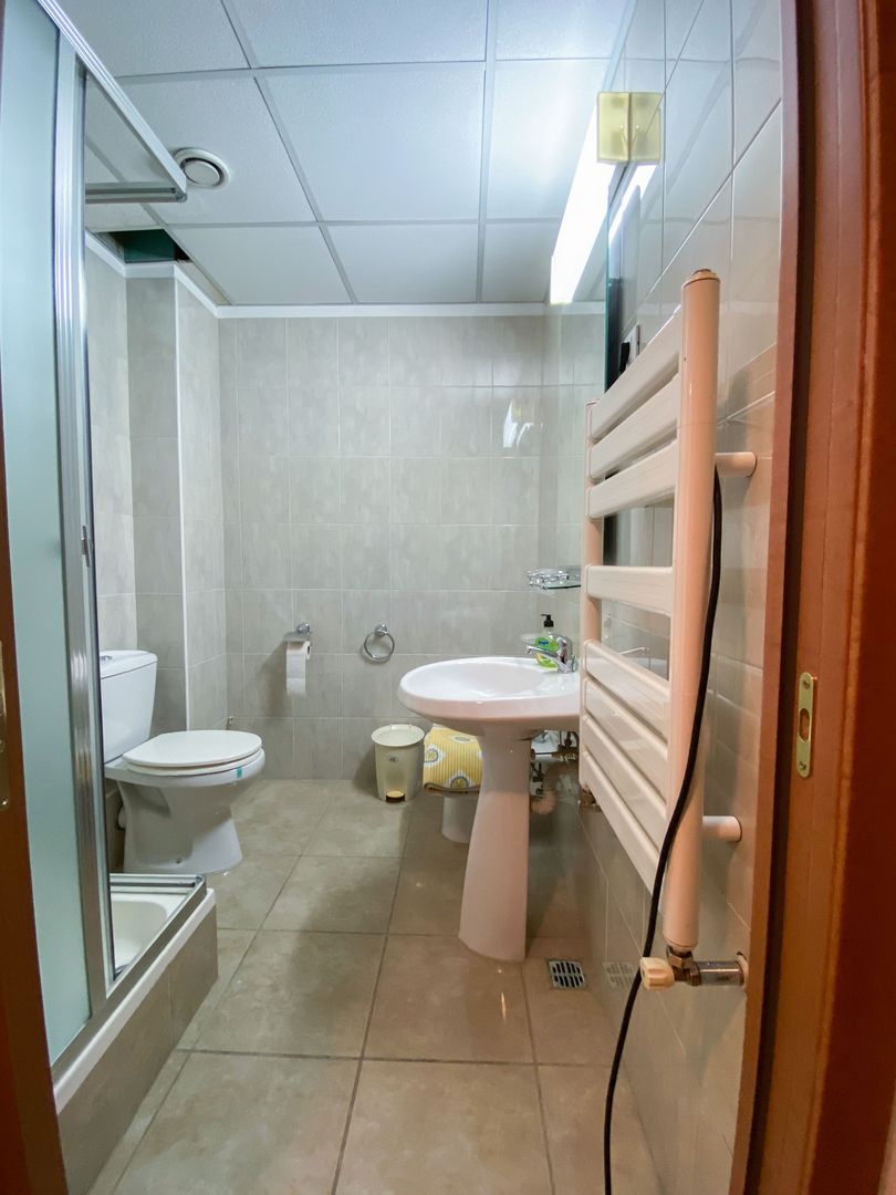 Cladire cu functiuni mixte - Poză 22