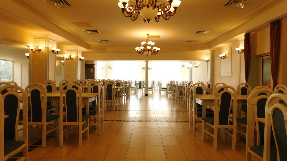 Restaurant cu terasă de închiriat, în Complex Comercial Mercur - Poză 7