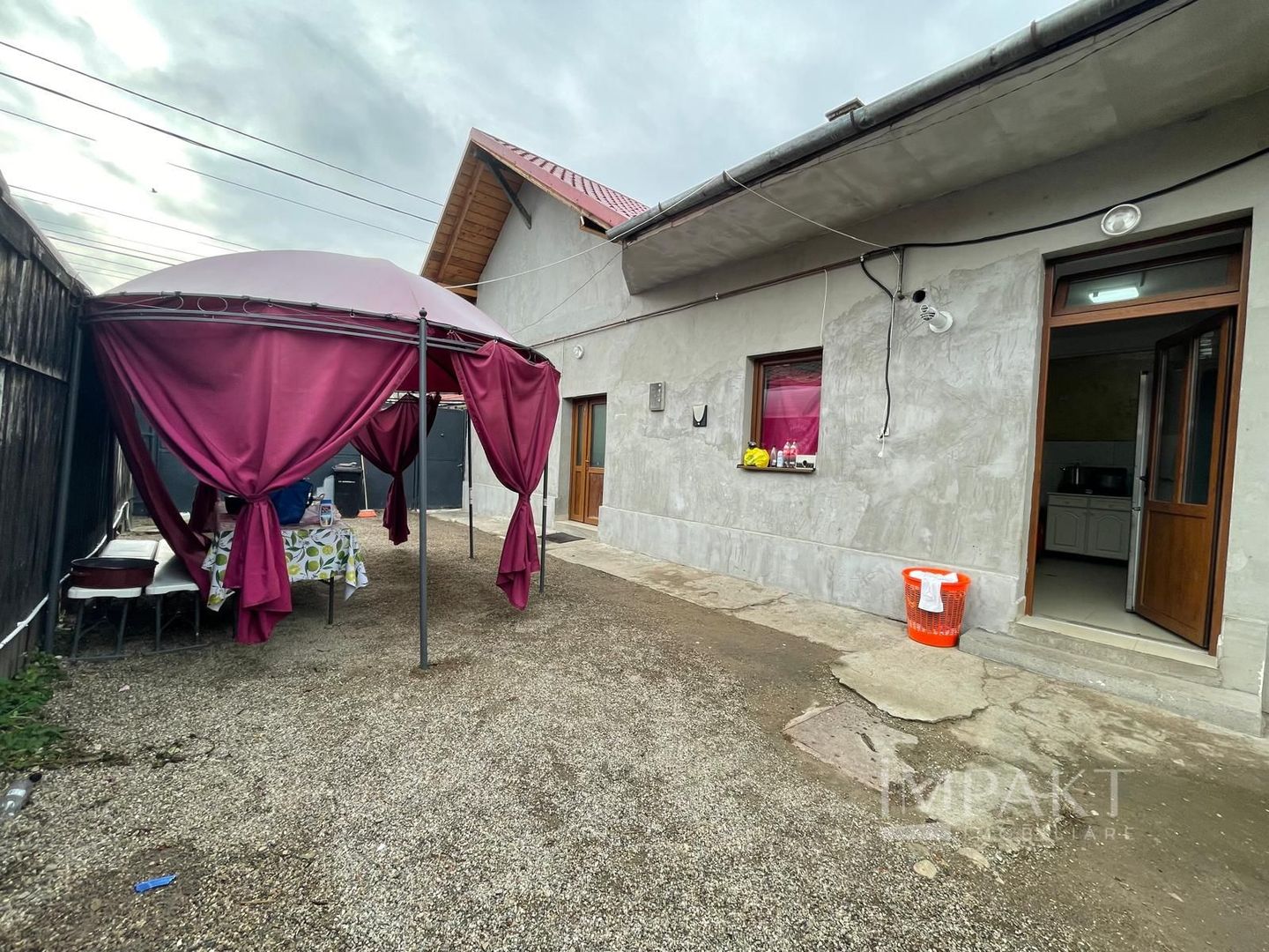 Casa Semicentrala cu Posibilitate de Mansardare! - Poză 1