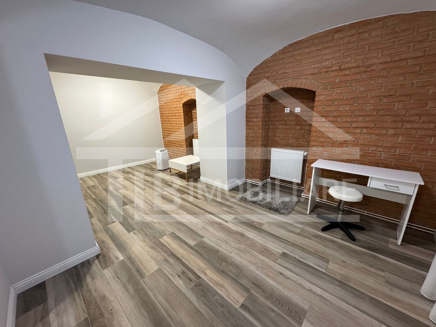 Apartament cu 2 camere, 45mp, Zona Central - Poză 1