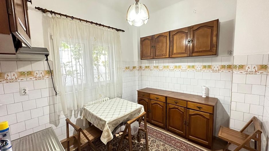 Casa individuala cu 5 camere decomandate. Pozitie excelenta. DIsponibila imediat - Poză 9