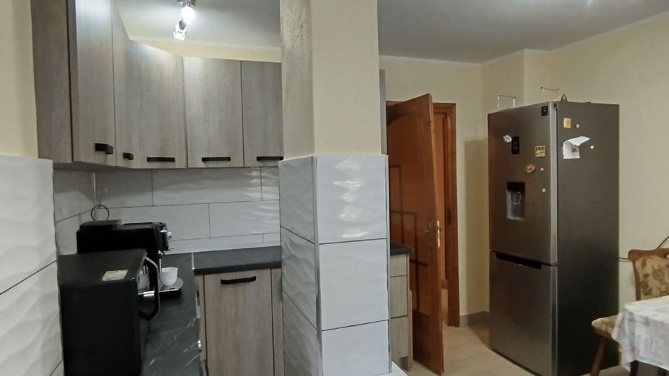 BRASADAS vinde ap 3 cam Carpați 2 etaj 1/4. - Poză 3