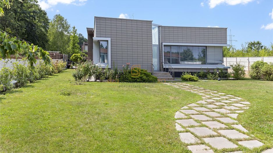 Vila exclusivista cu piscina, sauna si crama, 479.27 mp, langa padure - Poză 17