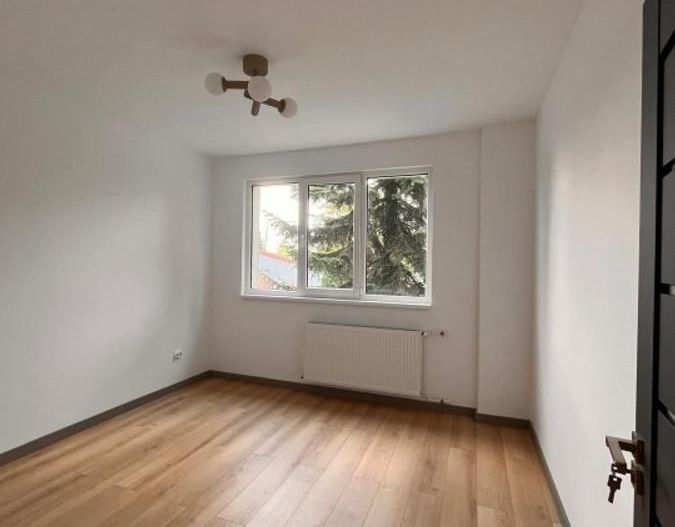 Apartament cu doua camere semidecomandat, piata Domenii - Poză 8