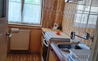 Apartament de 2 camere, decomandat, et .3 in aprpiere de Parcu Sub Arini!! - Poză 3