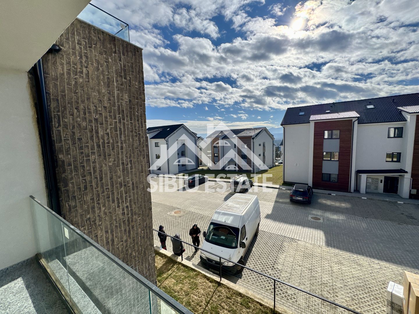 Apartament 2 camere cu balcon de 7.29 mp, aer conditionat - Poză 1