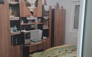 Apartament 2 camere Aradului etaj 4 decomandat - Poză 2