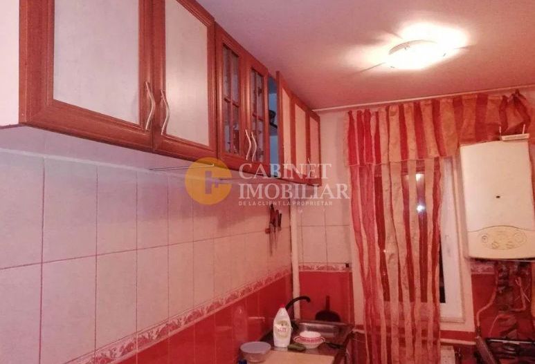 Apartament cu 3 camere semidecomandat zona Alexandru - Poză 6