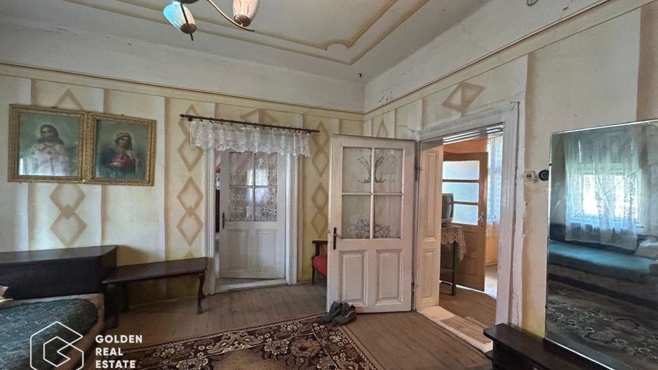 Casa traditionala cu teren generos in Odvos, județul Arad - Poză 6