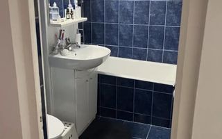 Apartament 3 camere Decomandate-Florilor-Etaj 3-Suprafata 74mp-Liber - Poză 4