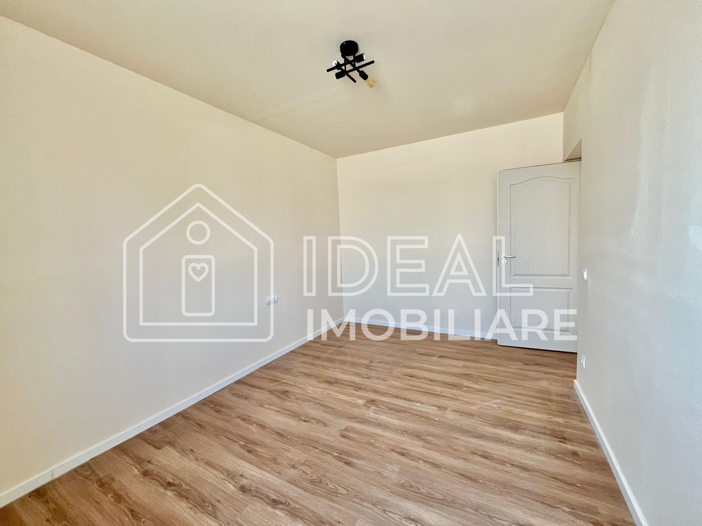 Casa cu 3 camere | 85mpu | Tocile - Poză 18