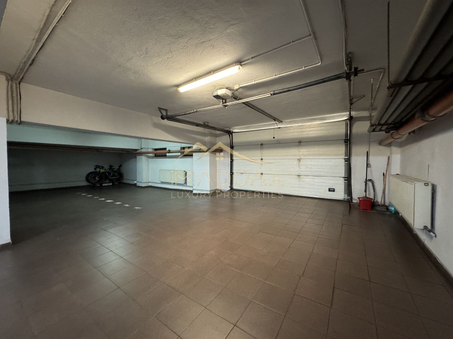 Apartament Elegant de Vânzare – 5 Camere/ 3 Băi, *Arcul de Triumf* - Poză 28