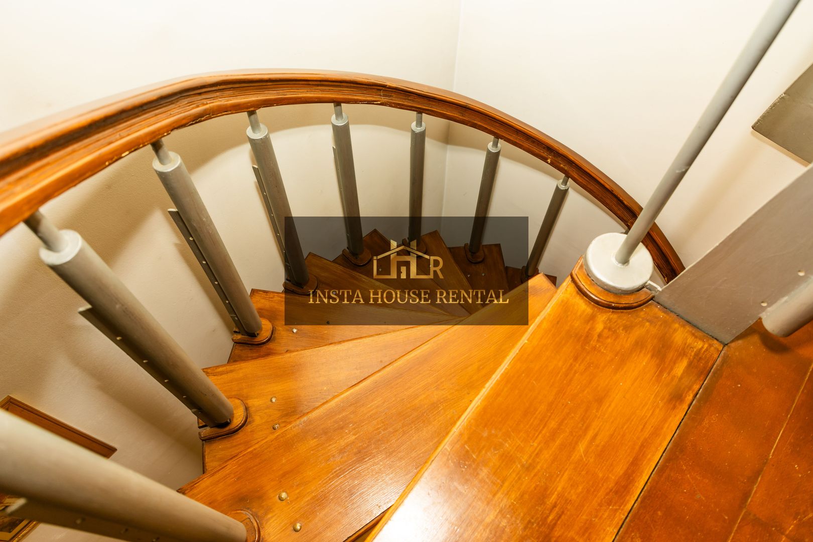 Casa cu teren 1000mp Ciolpani - Poză 10