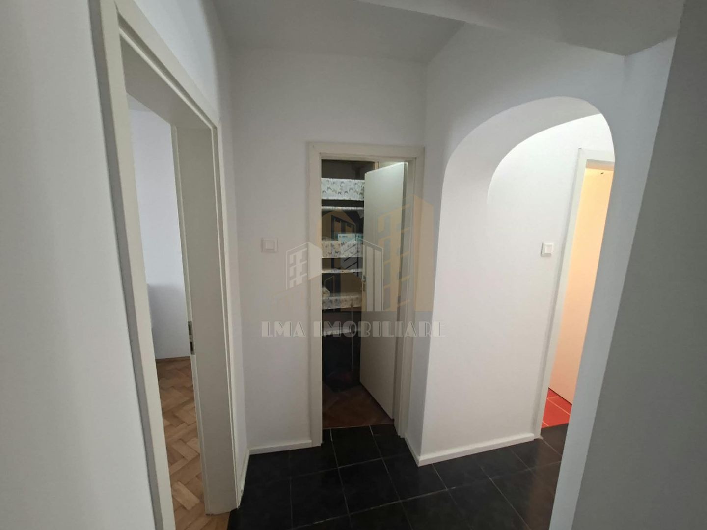 Apartament 3 camere central strada Matei Basarab Brasov - Poză 2