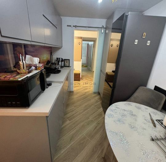 Apartament 3 camere, decomandat, ultracentral, mobilat si utilat - Poză 5