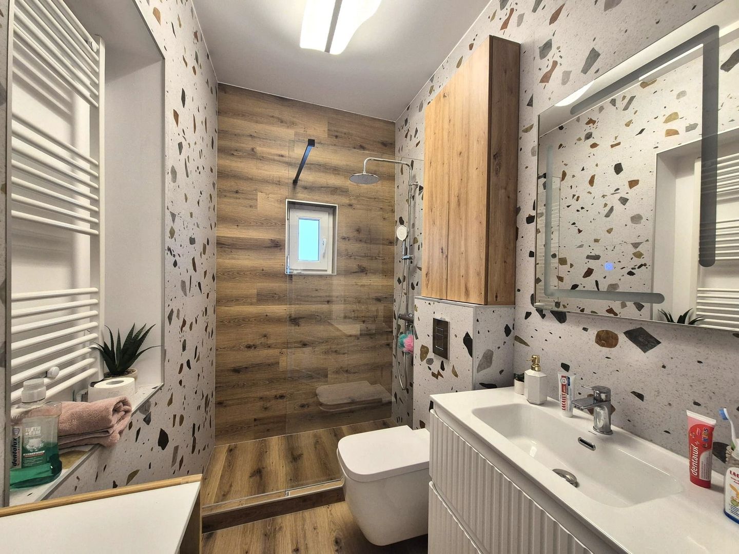 Piața de Miercuri, casă singură în curte, renovată 2025 - Poză 8