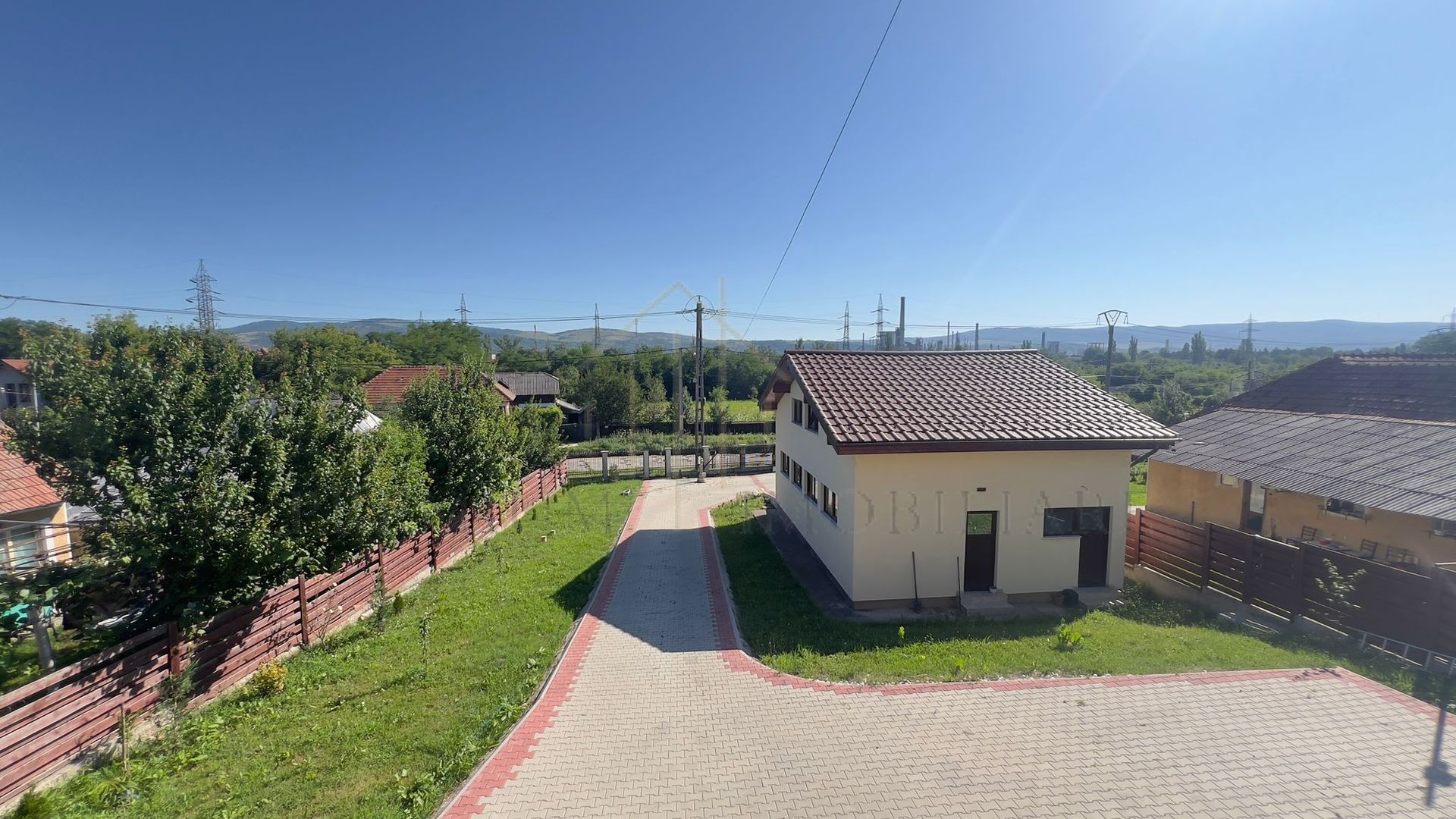 Vilă P+M cu teren de 4.200 mp – Onești - Poză 4