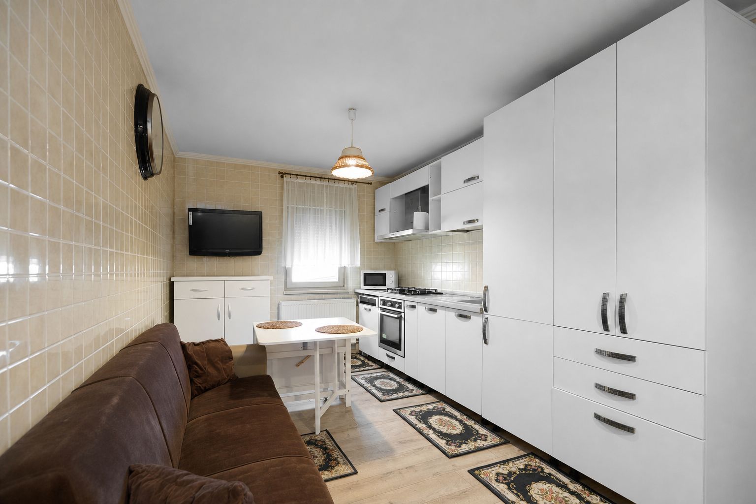 Apartament cu 3 camere, 2 băi și balcon închis | Exercițiu - Poză 2
