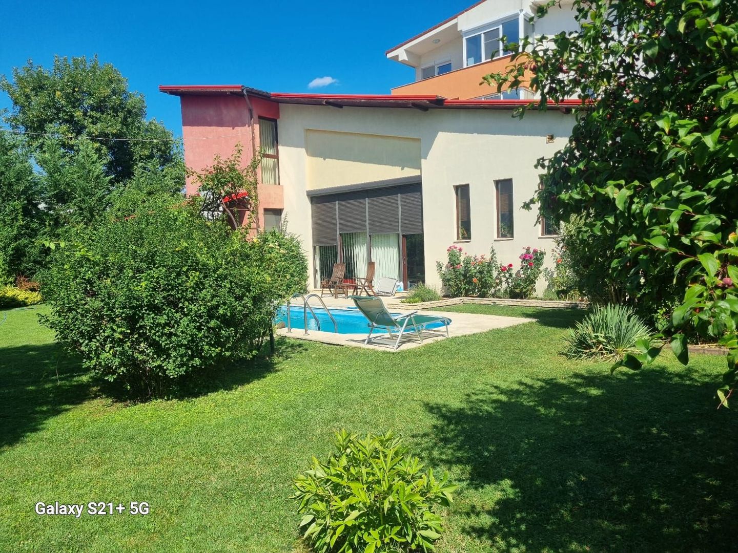 Vilă cu 4 camere de închiriat în zona Braytim cu piscina - Poză 27