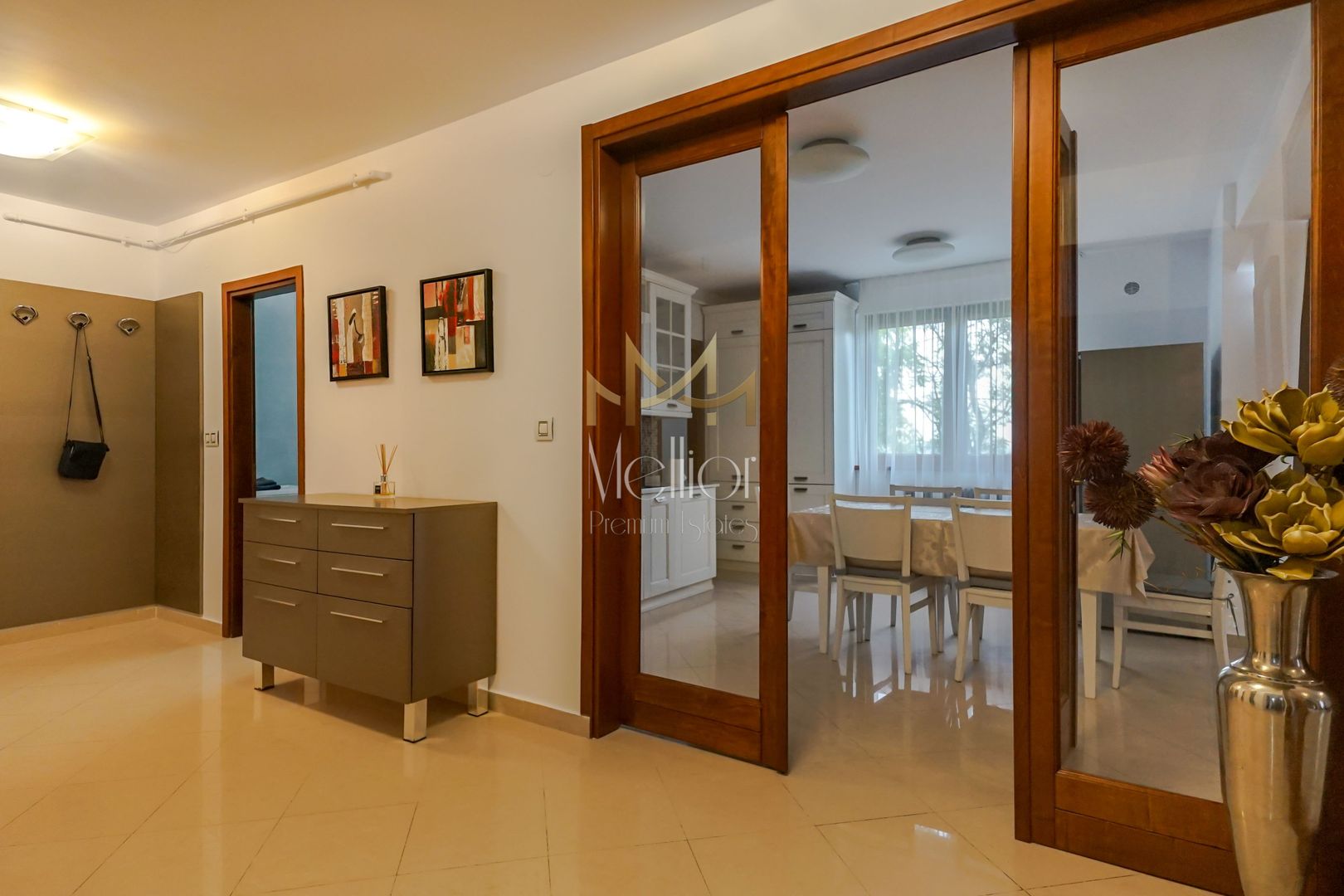 Ap spatios 4 camere, garaj, Andrei Muresanu, zona strazii Trifoiului - Poză 26