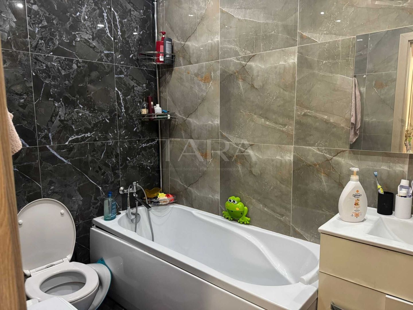 Apartament mobilat și utilat – 70 mp, 2 băi, parcare inclusă. - Poză 6