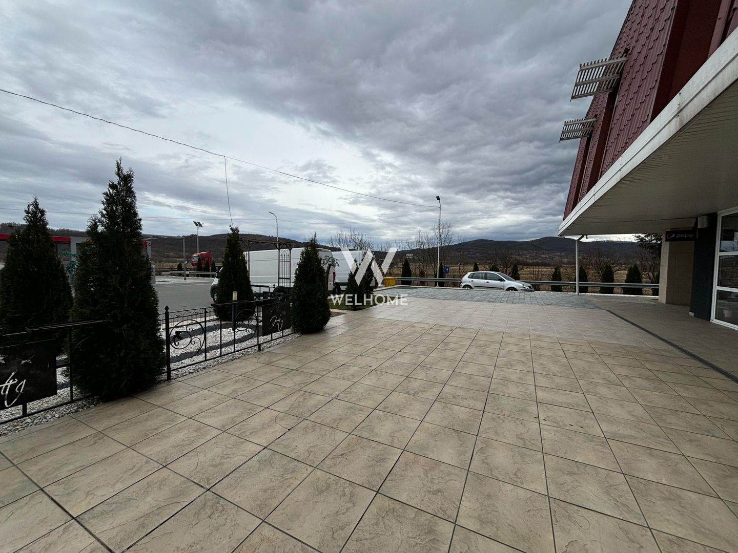 Investitia ideala , hotel, restaurant si spatii de inchiriat - Poză 3