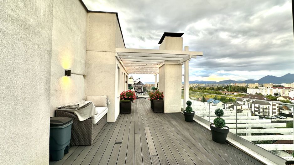Penthouse modern de inchiririere cu 3 camere, terasă 80 mp zona Coresi - Poză 19
