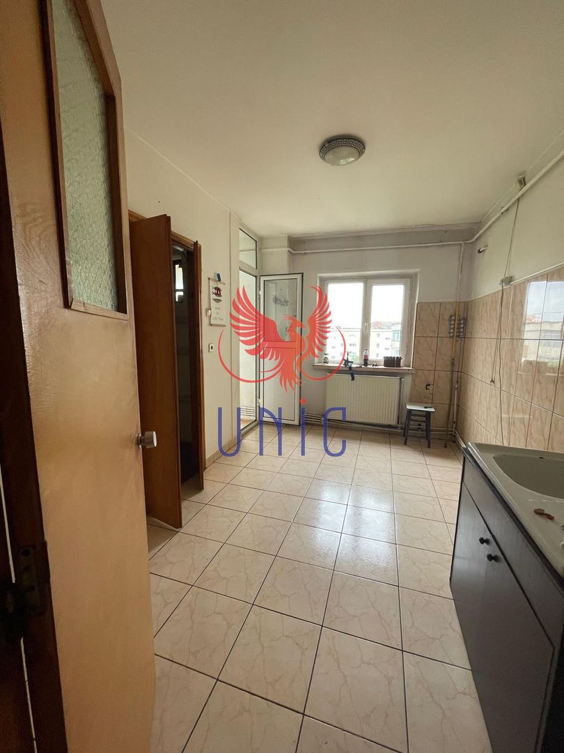 4 camere decomandate, V-uri - 1 Mai - Poză 8