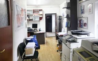 Spatiu Comercial central 45 mp cu parcare proprie - Poză 1