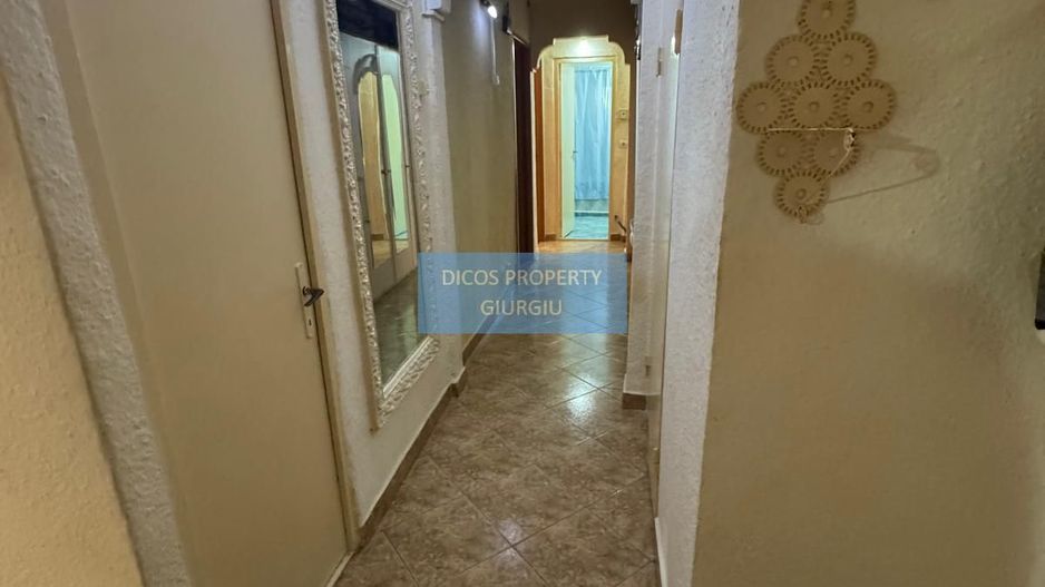 De Vânzare - Apartament 3 Camere, Strada Decebal - Poză 15