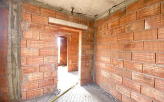 COMISION 0, CASĂ LA ROSU IN SACALAZ, 5 Camere, 107mp Utili, 300mp Teren - Poză 6