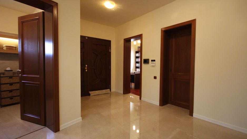 O casa deosebita cu Piscina - Poză 17