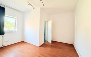 Imobil de închiriat cu locuri de parcare, curte si anexe - Poză 7