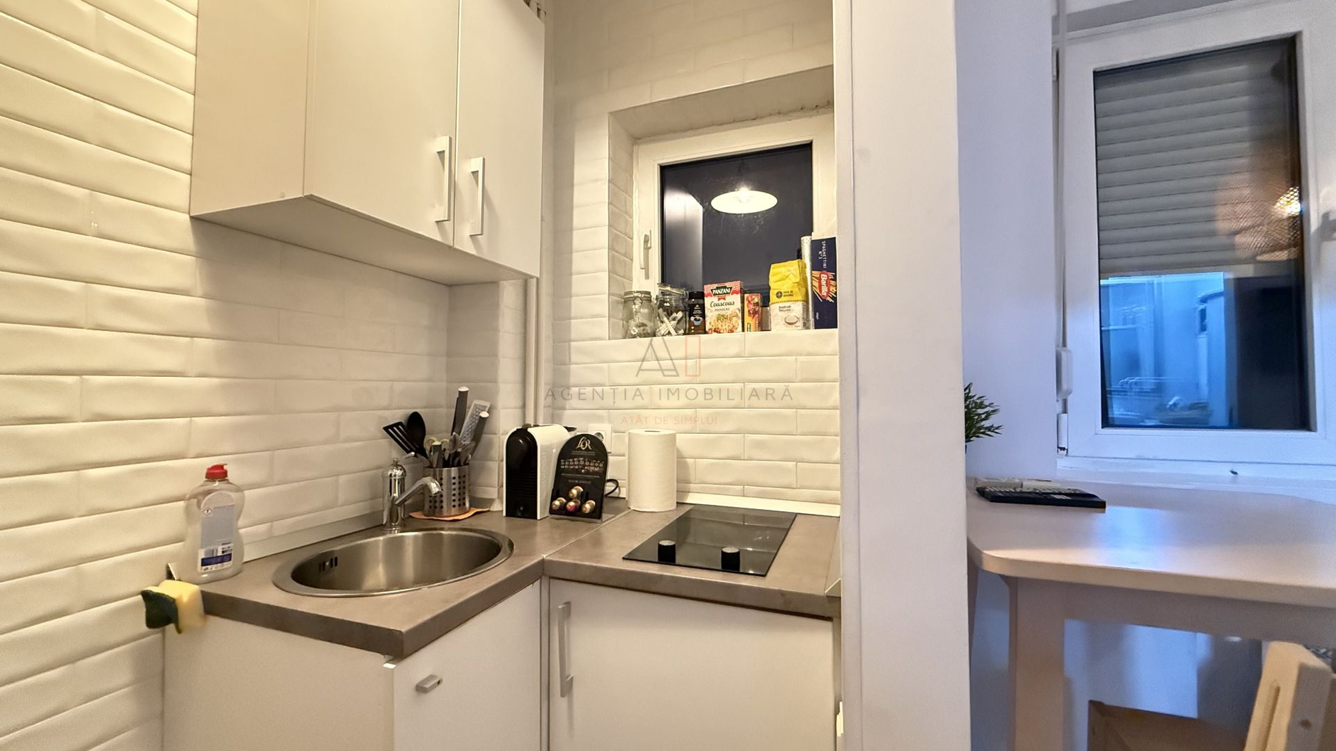 Garsoniera Universitate | View Hotel Corinthia - Poză 6