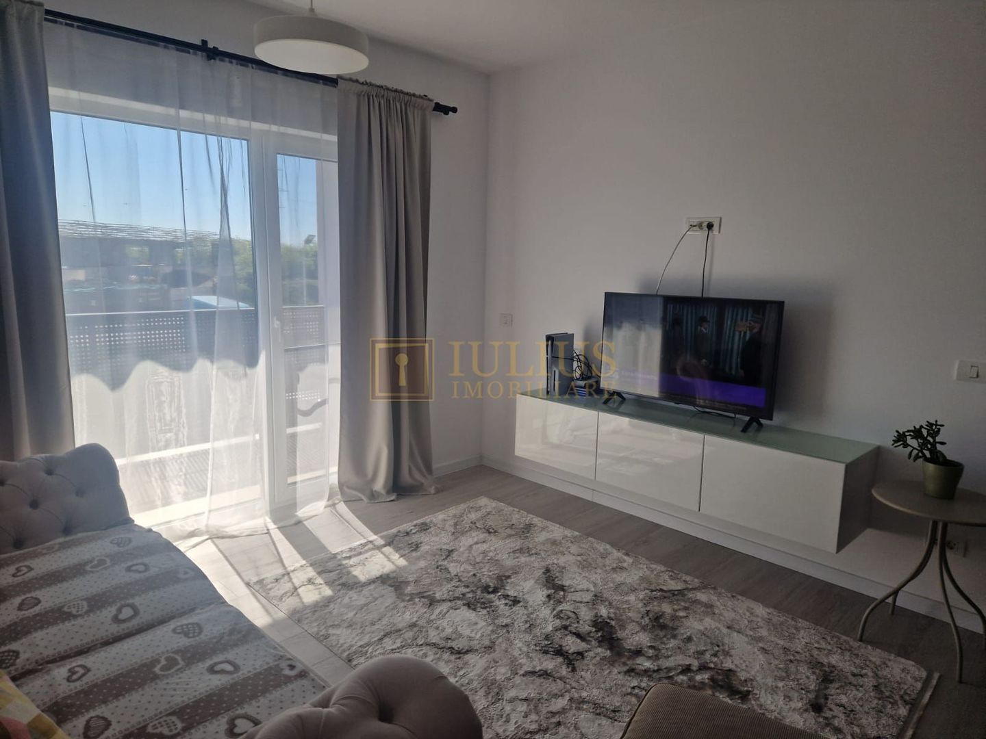 Prima inchiriere| 2 camere| zona Mehala/ Torontalului| loc de parcare| balcon - Poză 4