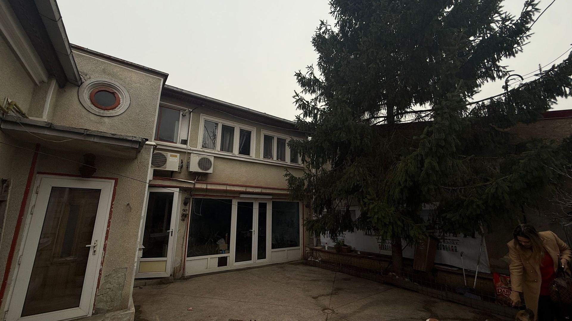 URGENT!, singur curte, constructie 1998, NEGOCIABIL - Poză 1