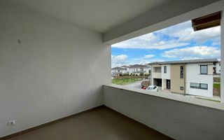 Casă / Vilă cu 4 camere de închiriat - Dezmir - Poză 19