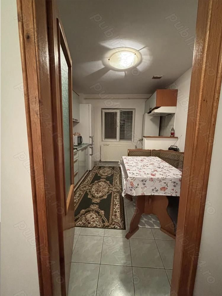 Apartament 3 camere zona Aradului parter cu balcon - Poză 2