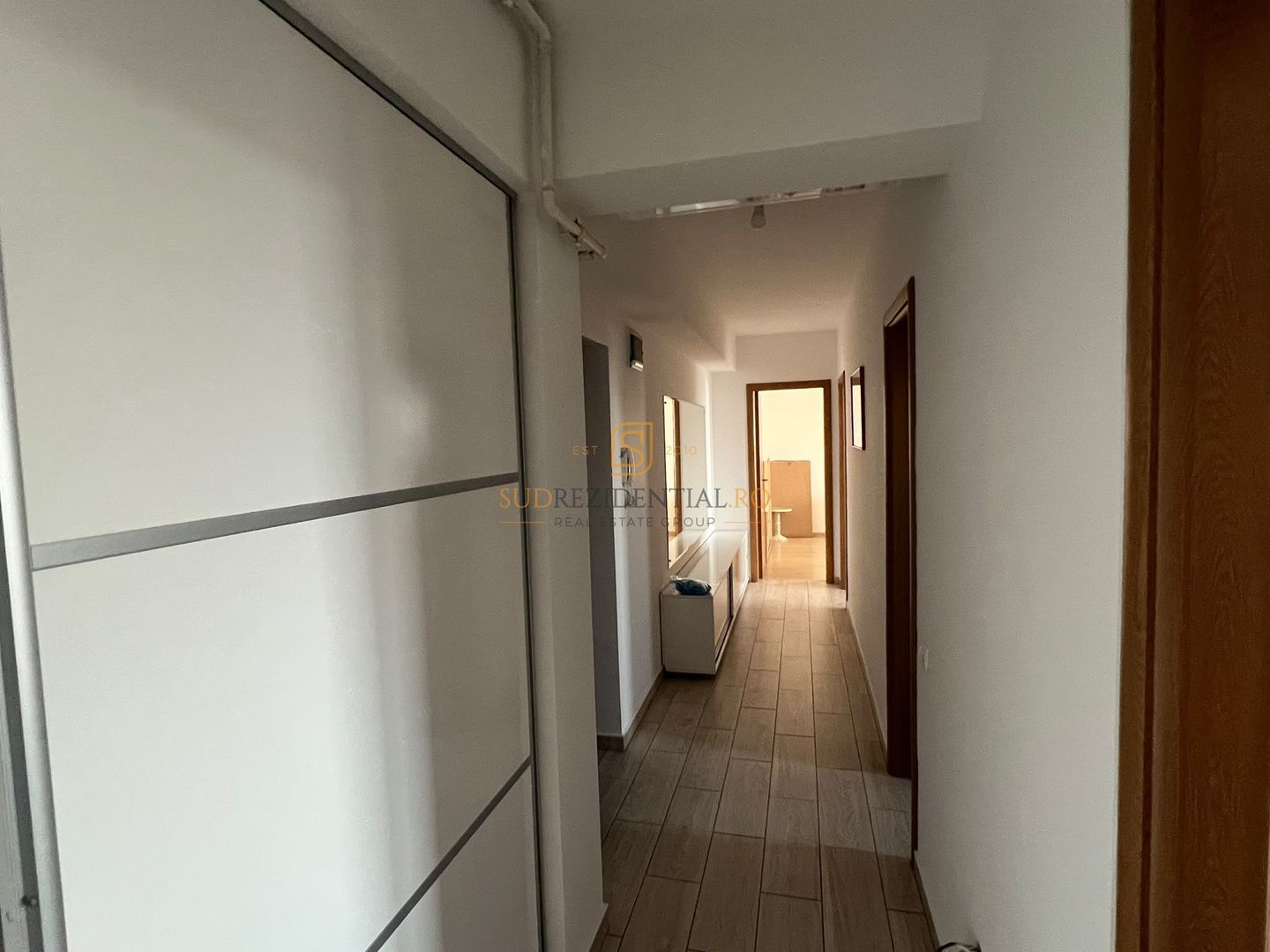 Apartament 3 camere, terasa generoasa, acces metrou Aparatorii Patriei - Poză 10