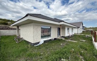 Casă eficientă energetic pe 1 nivel în Chinteni - Poză 1