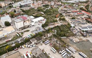 Oportunitate! Teren 6820mp cu clădiri industriale pe strada Poetului, Arad - Poză 5