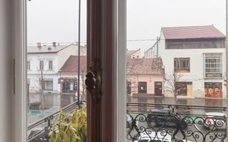 Apartament deosebit cu 4 camere in centrul orasului Cluj Napoca - Poză 19