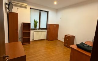 Casă de vânzare  pretabilă pentru clinica, cabinet medical, birouri - Poză 3