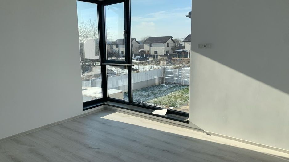 Casă nouă cu grădină generoasă și lumină naturală, în Tunari - Poză 5