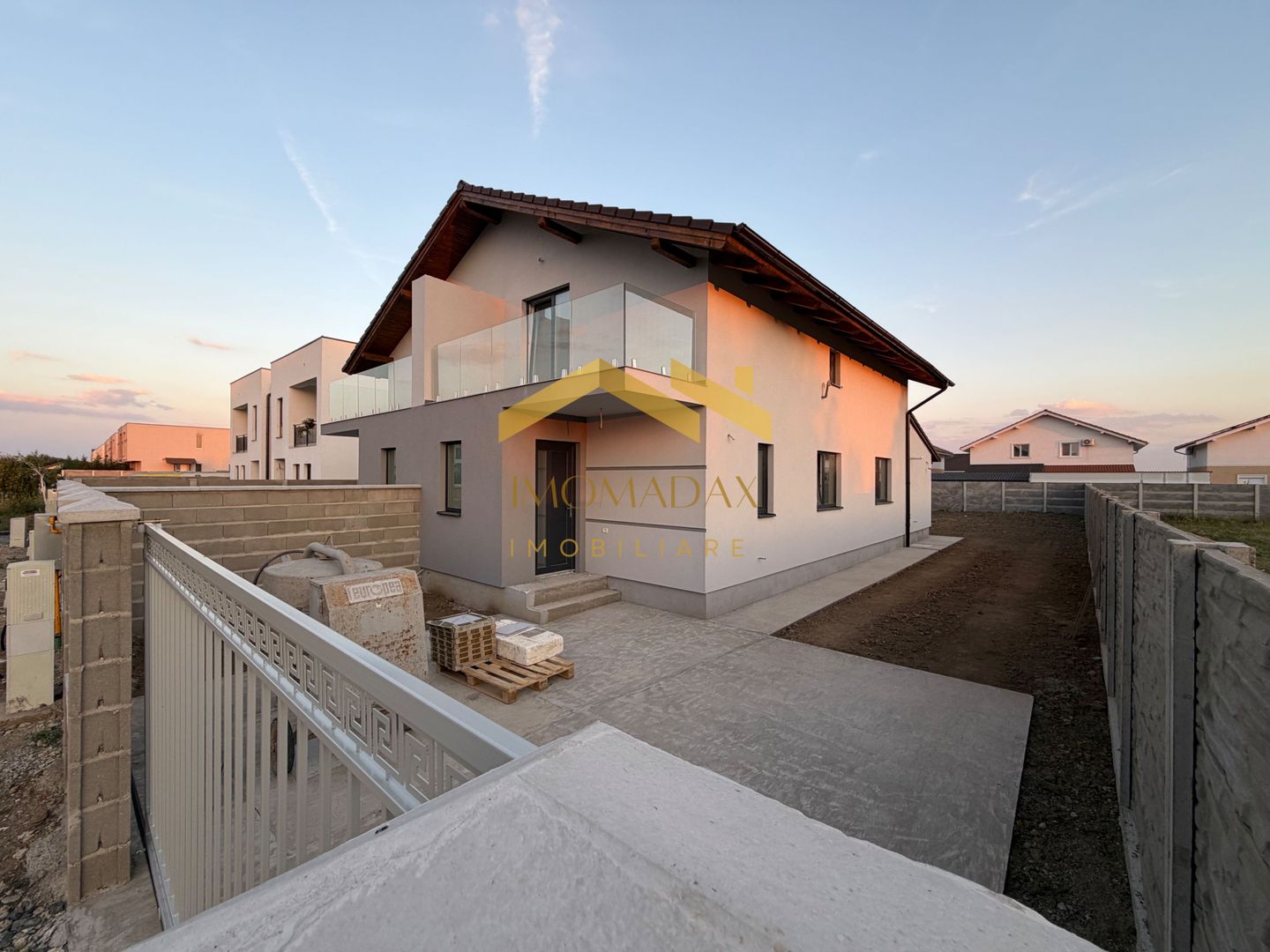 Bucovăț -Duplex-4 Camere - Poză 2