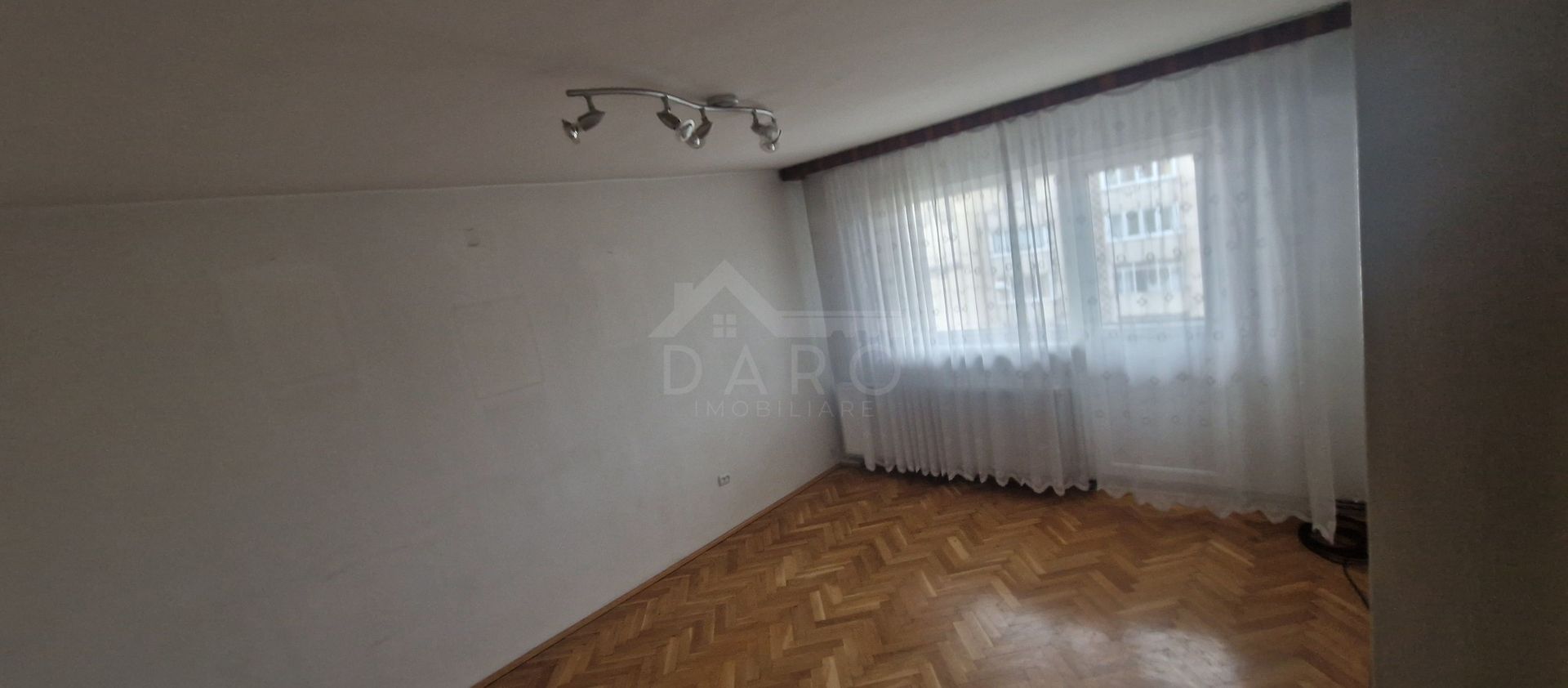 🏡 Apartament 4 camere de vânzare | Dâmbu Pietros | 90 mp - Poză 1