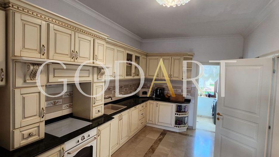 Resedinta exclusivista | Curte generoasa | Erou Iancu Nicolae - Poză 17